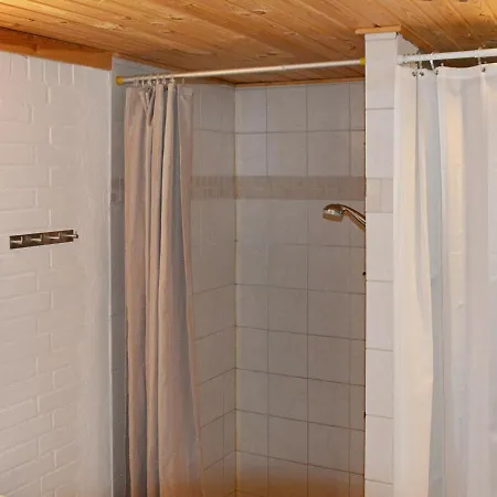 Feriehus Three-bedroom Holiday In 1 *