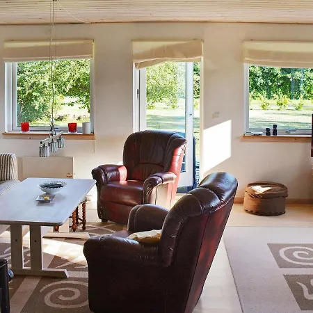 Feriehus Three-bedroom Holiday In 1