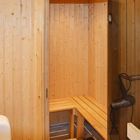 Three-bedroom Holiday In 1 Feriehus