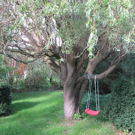 Three-bedroom Holiday In 1 *