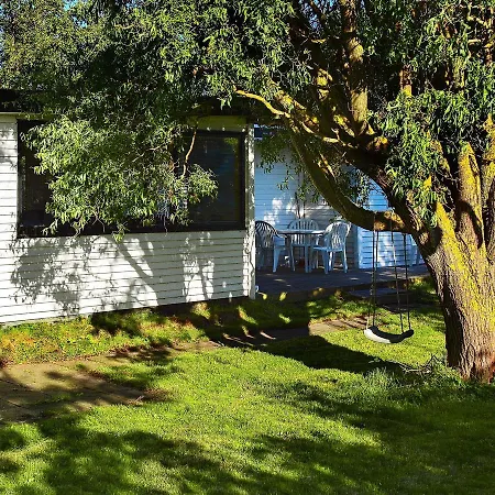 Three-bedroom Holiday In 1 *